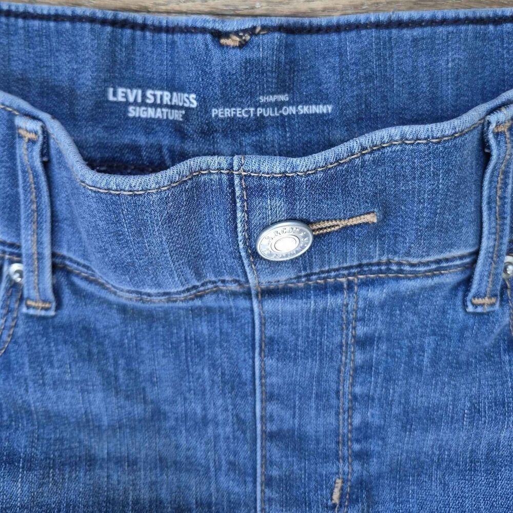 Levi Strauss Co. Women's Shaping Perfect Pull On Skinny Jeans - 14 - Picture 2 of 5